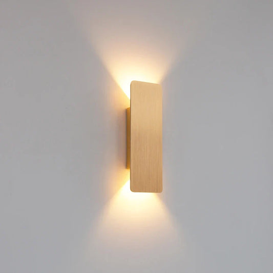Elegant Modern Wall Sconce